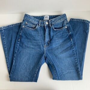 BDG Urban outfitters blue jeans zip and button closure five pocket jeans
